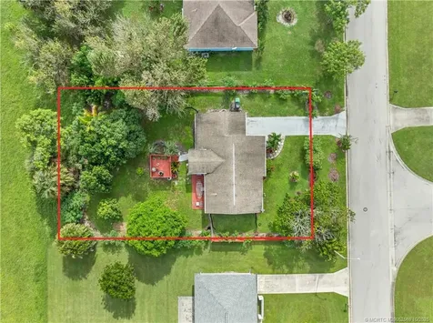 1842 SE Wexford Court Port St Lucie FL 34952