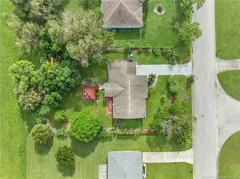 1842 SE Wexford Court Port St Lucie FL 34952