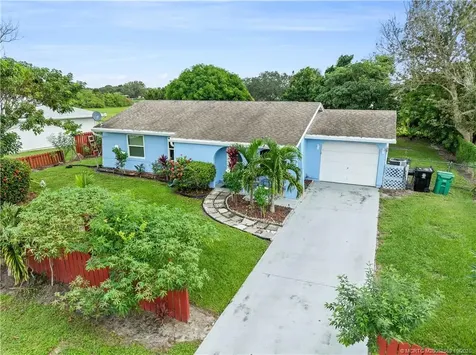 1842 SE Wexford Court Port St Lucie FL 34952