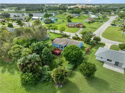 1842 SE Wexford Court Port St Lucie FL 34952