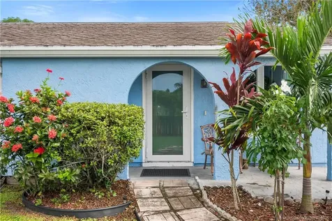 1842 SE Wexford Court Port St Lucie FL 34952
