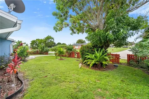 1842 SE Wexford Court Port St Lucie FL 34952