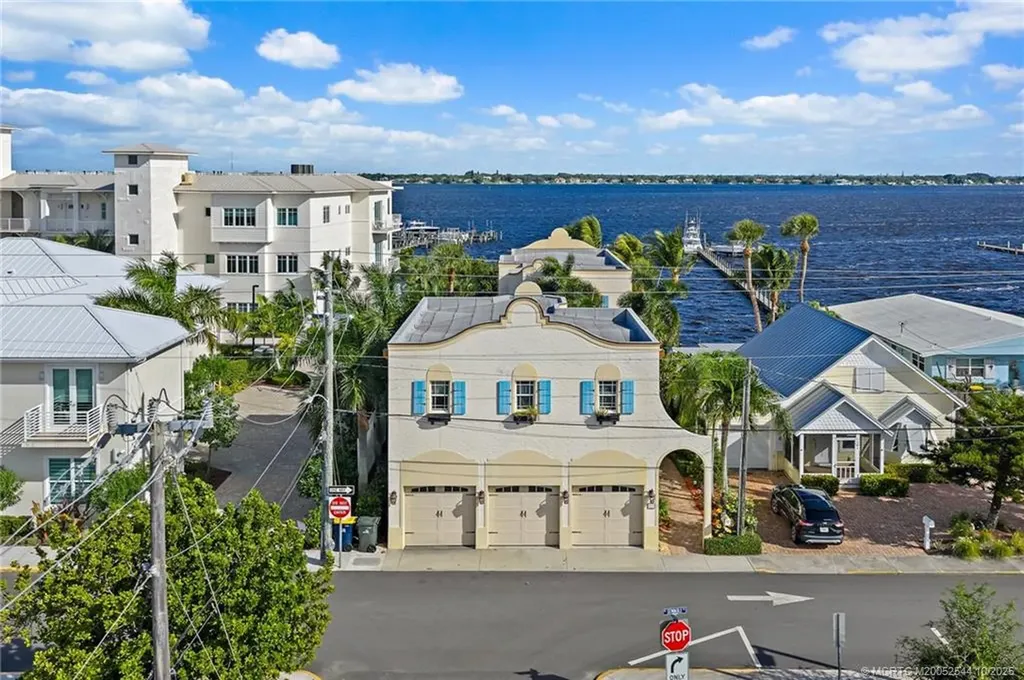 57 SE Seminole Street Stuart FL 34994