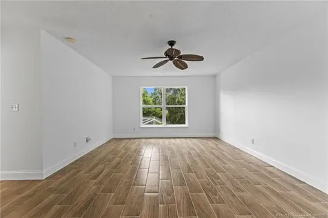 2452 SE Victory Avenue Port St Lucie FL 34952