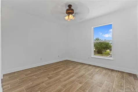 2452 SE Victory Avenue Port St Lucie FL 34952