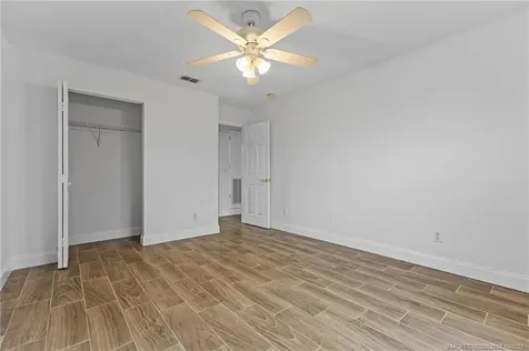 2452 SE Victory Avenue Port St Lucie FL 34952