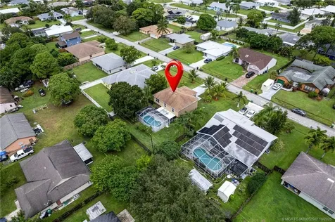 2452 SE Victory Avenue Port St Lucie FL 34952