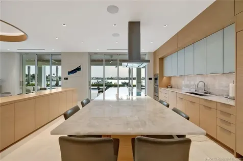 6900 SE Harbor Circle Stuart FL 34996