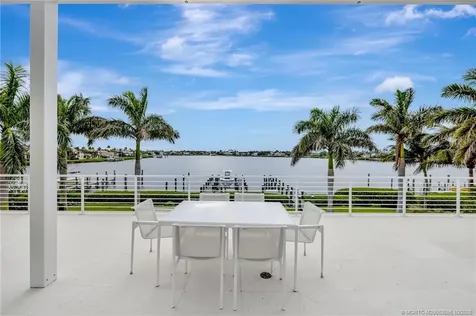 6900 SE Harbor Circle Stuart FL 34996