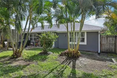 1871 SE Wexford Court Port St Lucie FL 34952