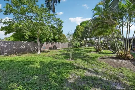 1871 SE Wexford Court Port St Lucie FL 34952