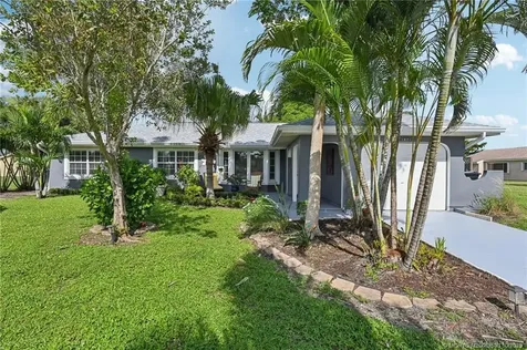 1871 SE Wexford Court Port St Lucie FL 34952