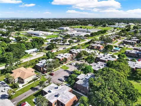 1458 N Lawnwood Circle Fort Pierce FL 34950