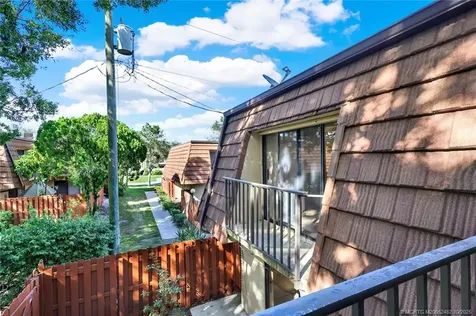 1458 N Lawnwood Circle Fort Pierce FL 34950