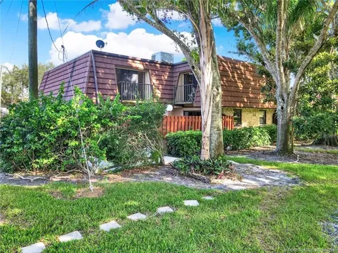 1458 N Lawnwood Circle Fort Pierce FL 34950