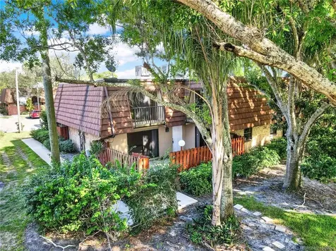 1458 N Lawnwood Circle Fort Pierce FL 34950