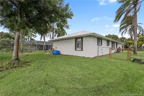 838 SE Cavern Avenue Port St Lucie FL 34983