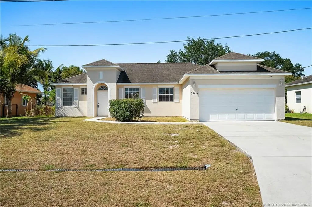 565 SW Feldman Avenue Port St Lucie FL 34953
