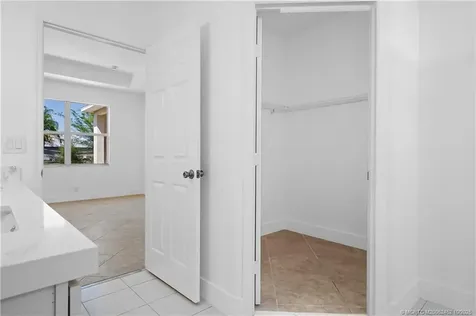 565 SW Feldman Avenue Port St Lucie FL 34953