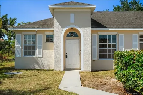 565 SW Feldman Avenue Port St Lucie FL 34953