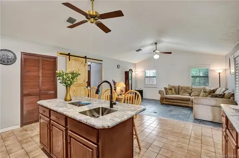 4706 SE Manatee Terrace Stuart FL 34997