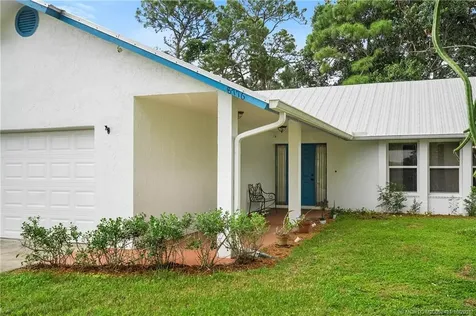 8776 SE May Terrace Hobe Sound FL 33455