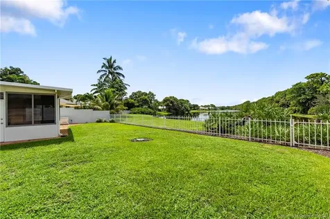 7448 SE Autumn Lane Hobe Sound FL 33455