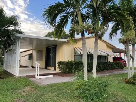 6201 Holly Lane Lantana FL 33462