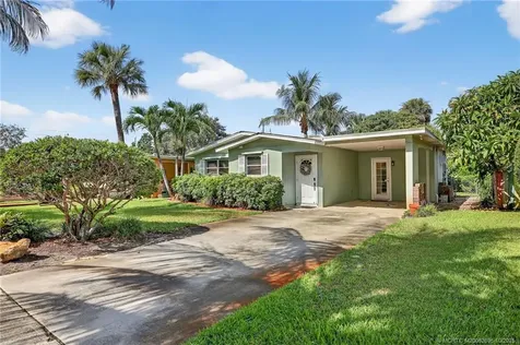 262 SE Monterey Avenue Stuart FL 34996