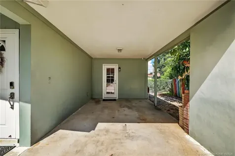 262 SE Monterey Avenue Stuart FL 34996