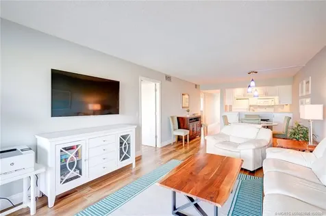 40 NE Plantation Road Stuart FL 34996