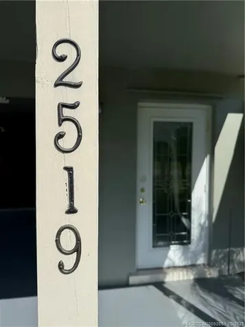2519 SE Madison Street Stuart FL 34997
