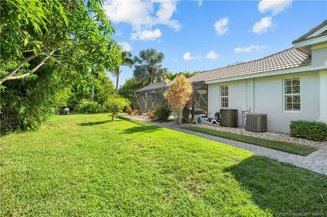 691 NW Red Pine Way Jensen Beach FL 34957