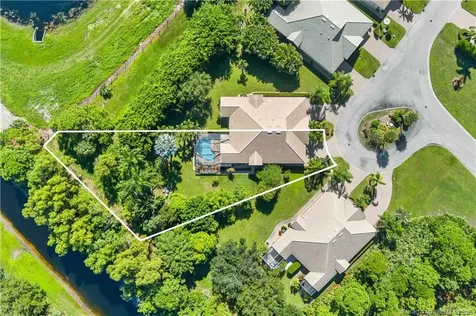 691 NW Red Pine Way Jensen Beach FL 34957