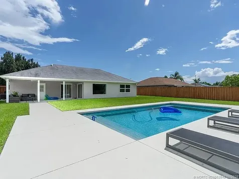 1302 SE Belcrest Street Port St Lucie FL 34952