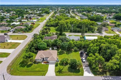 2097 SE Dranson Circle Port St Lucie FL 34952