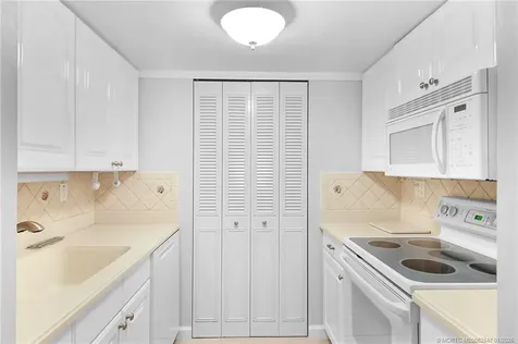 3792 NE Ocean Boulevard Jensen Beach FL 34957