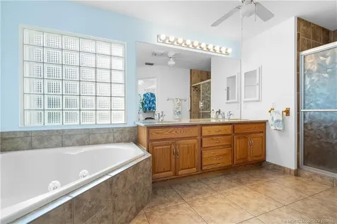 569 SW Saint Martins Cove Port St Lucie FL 34986