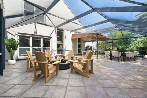 569 SW Saint Martins Cove Port St Lucie FL 34986