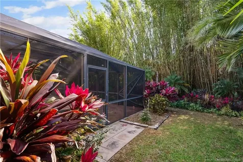 569 SW Saint Martins Cove Port St Lucie FL 34986