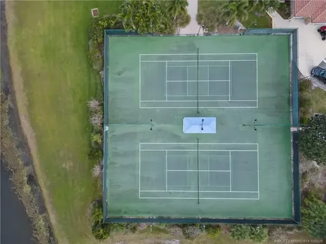 569 SW Saint Martins Cove Port St Lucie FL 34986