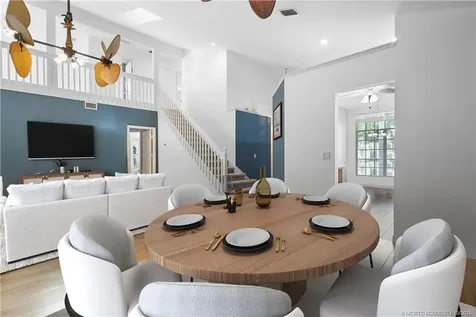 569 SW Saint Martins Cove Port St Lucie FL 34986