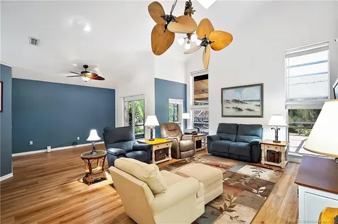 569 SW Saint Martins Cove Port St Lucie FL 34986