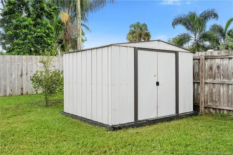 1084 SW Benchor Avenue Port St Lucie FL 34953