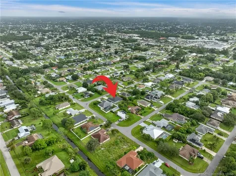 1084 SW Benchor Avenue Port St Lucie FL 34953