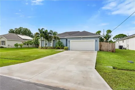 1084 SW Benchor Avenue Port St Lucie FL 34953