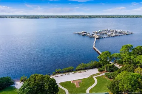 1640 SE Shelburnie Way Port St Lucie FL 34952