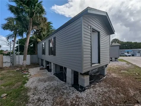 2423 NE Palm Avenue Jensen Beach FL 34957