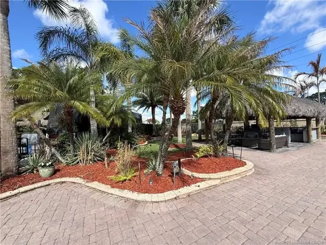 80 NW Putter Pointe Port St Lucie FL 34986