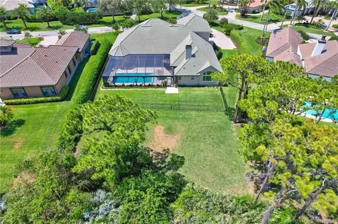 7701 SE Manhasset Place Hobe Sound FL 33455